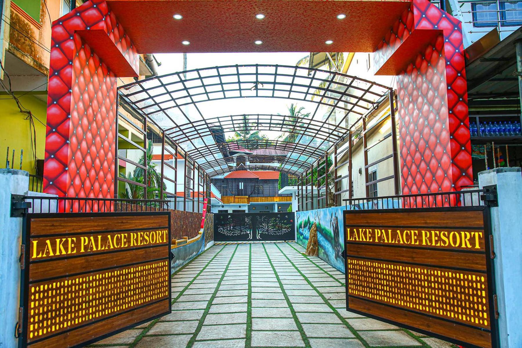 Lake Palace Family Resort Kumarakom Exterior foto